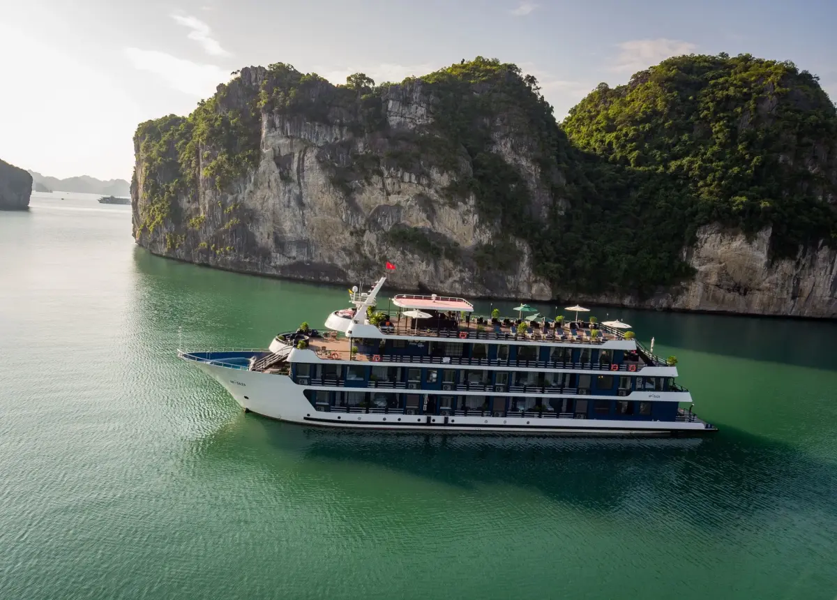 Du thuyền Rosy Cruise Hạ Long