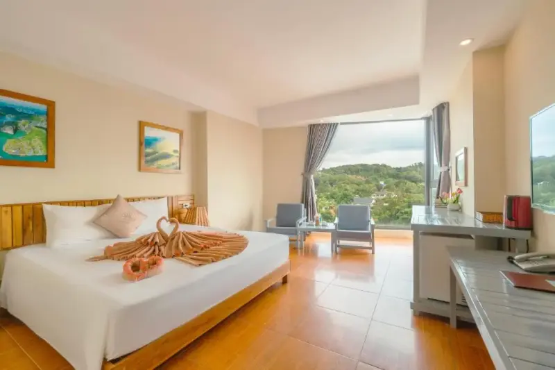 Golden Daisy Hotel