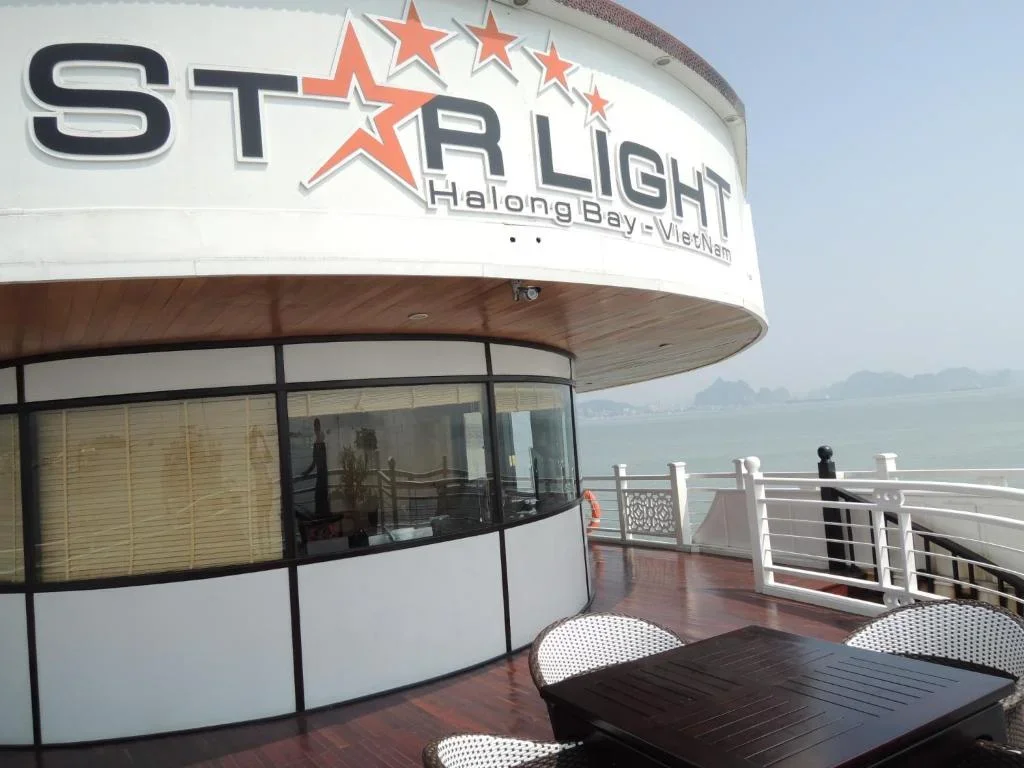 Du thuyền Starlight Cruise Hạ Long