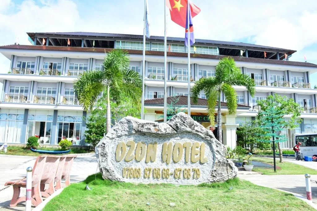 Khách sạn Ozon Hotel Cà Mau