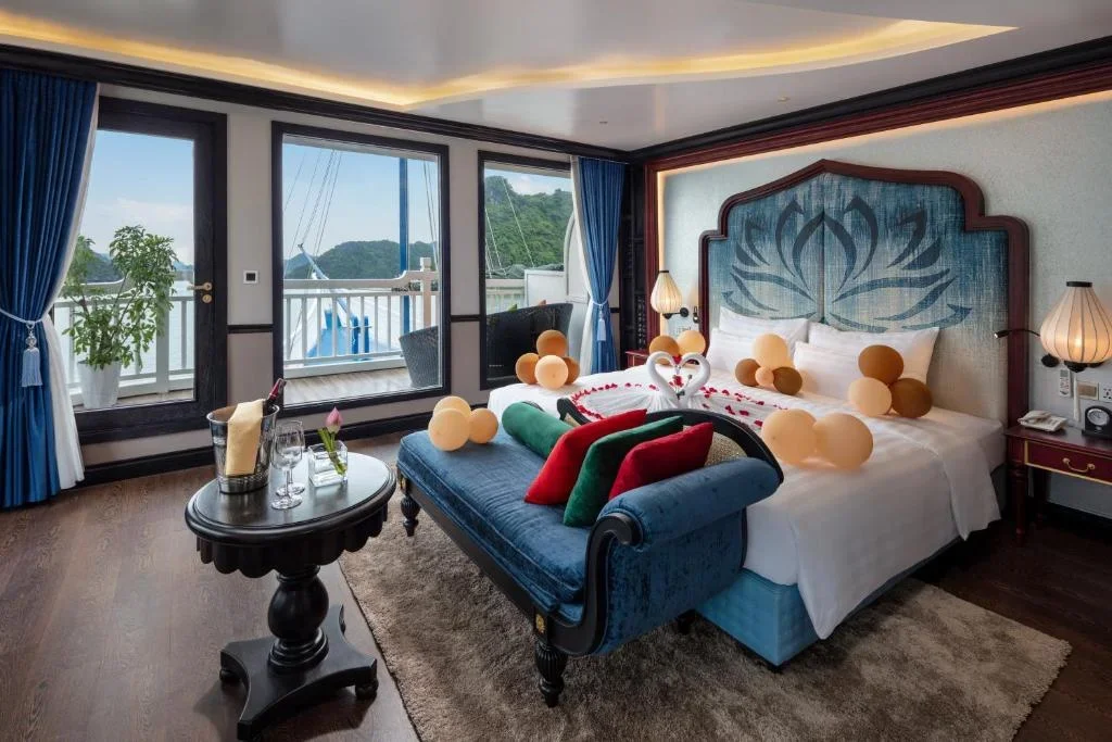 Du thuyền Verdure Lotus Cruises Luxury Hạ Long