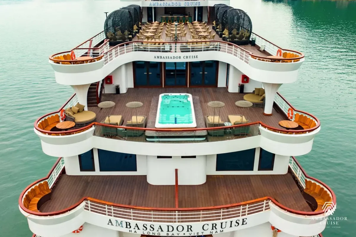 Du thuyền Ambassador II Cruise Hạ Long