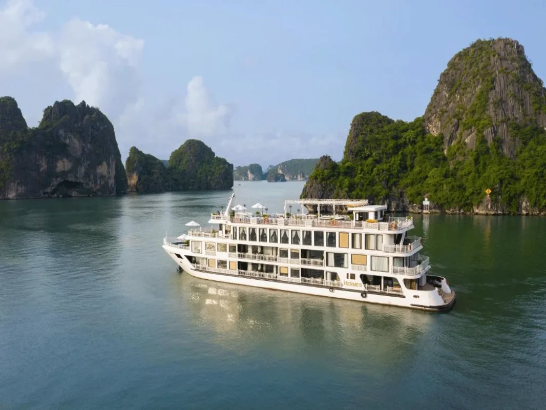 Du thuyền Hermes Cruises Hạ Long Bay Luxury Cruise Trip