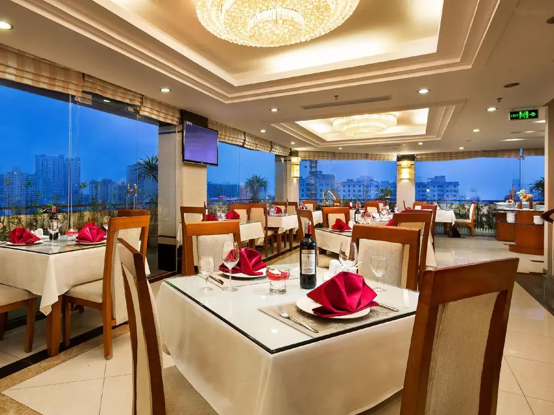 Khách sạn Luxeden Hotel Hà Nội