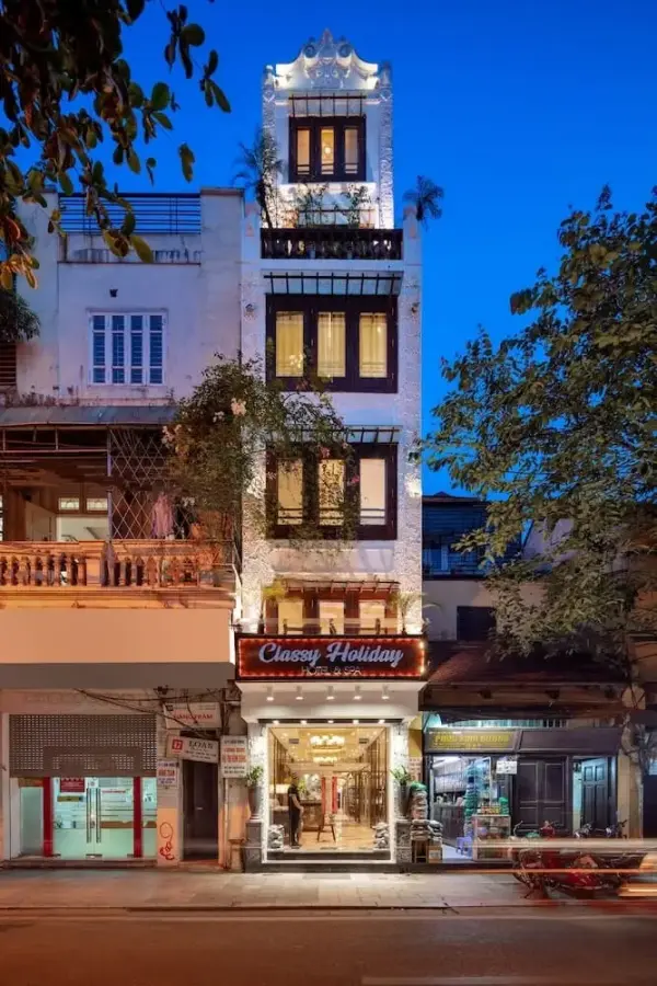 Khách sạn Classy Holiday Hotel & Spa Hà Nội