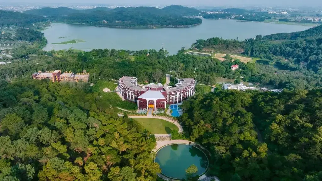 Soc Village Wellness & Retreat Hà Nội Resort