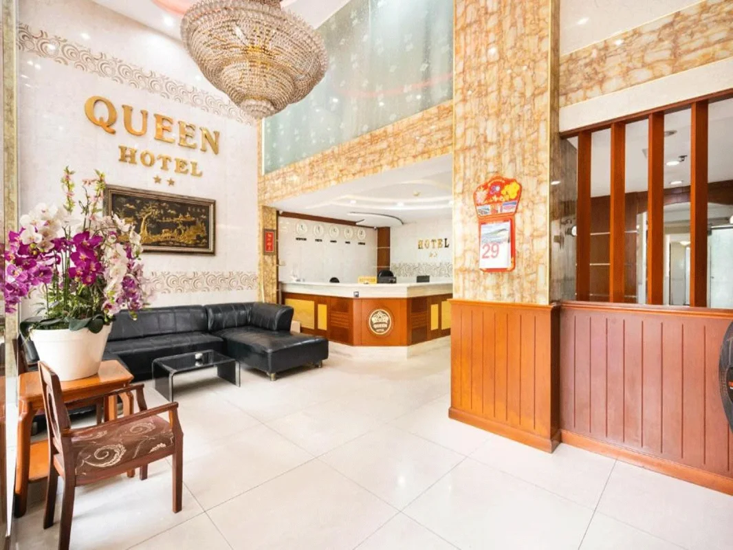 Khách sạn Queen Hotel Airport Hồ Chí Minh