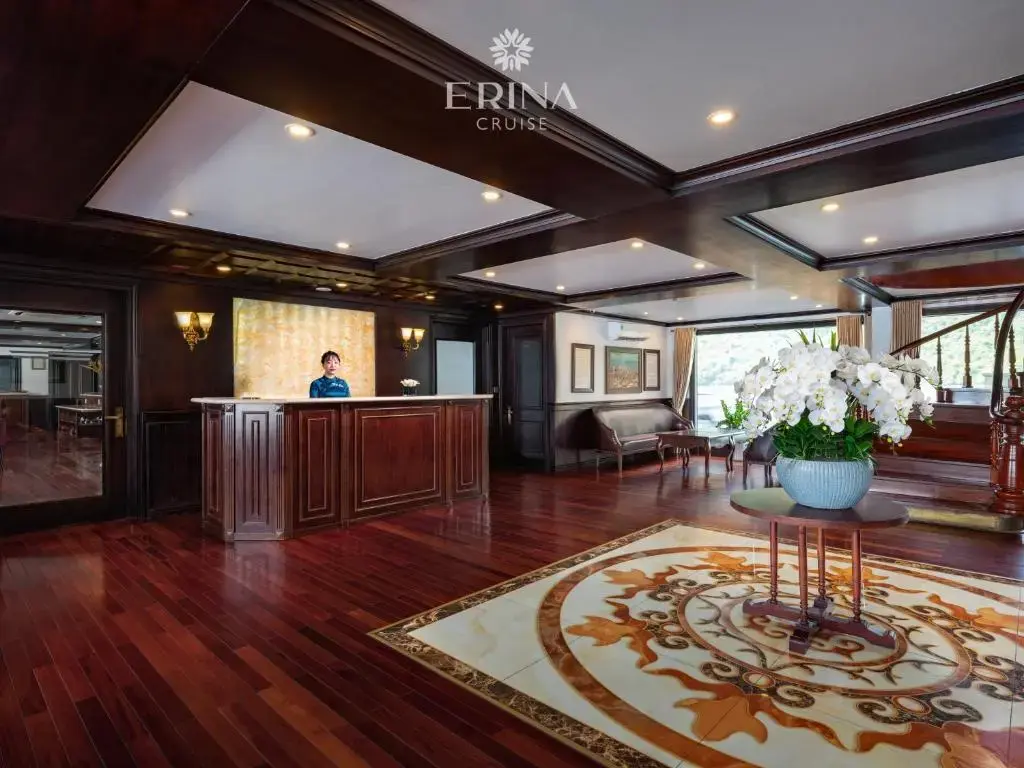 Du thuyền Erina Cruise Hạ Long