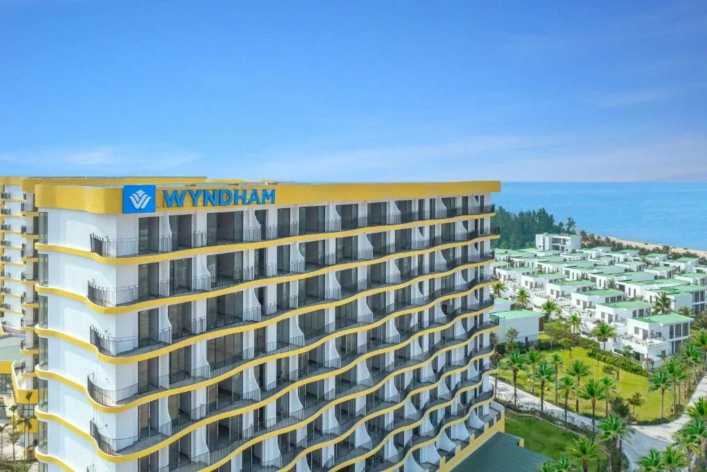 Wyndham Hội An Royal Beachfront Resort Quảng Nam