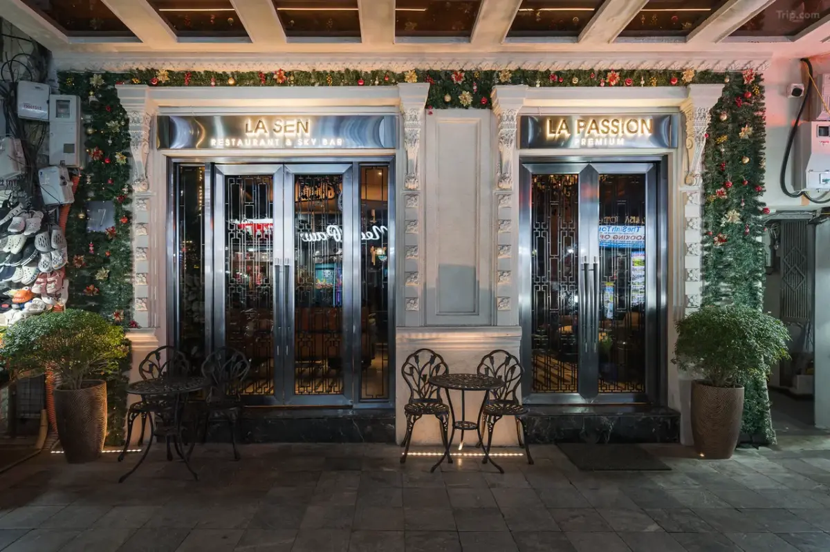 Khách sạn La Passion Premium Cầu Gỗ Hotel Hà Nội