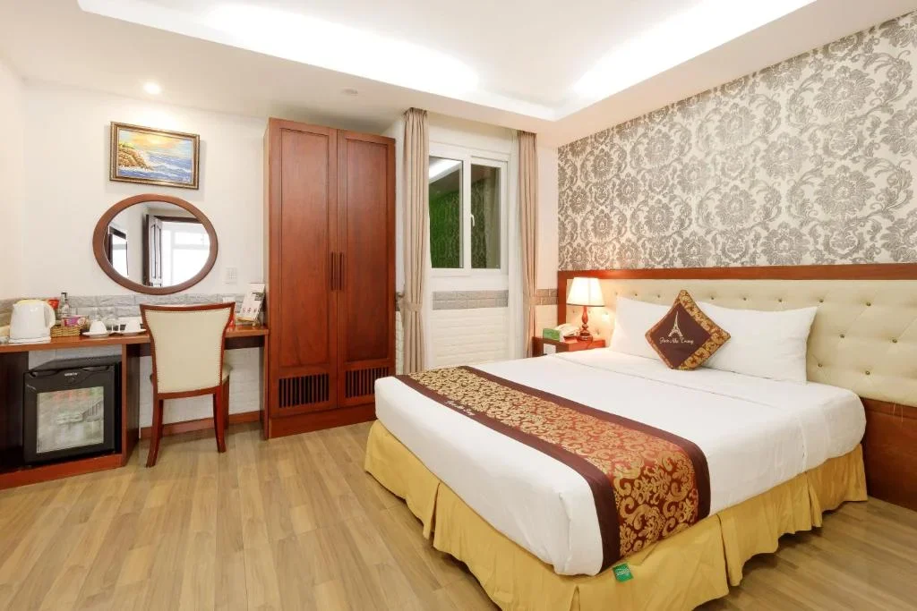 Khách sạn Paris Nha Trang Hotel