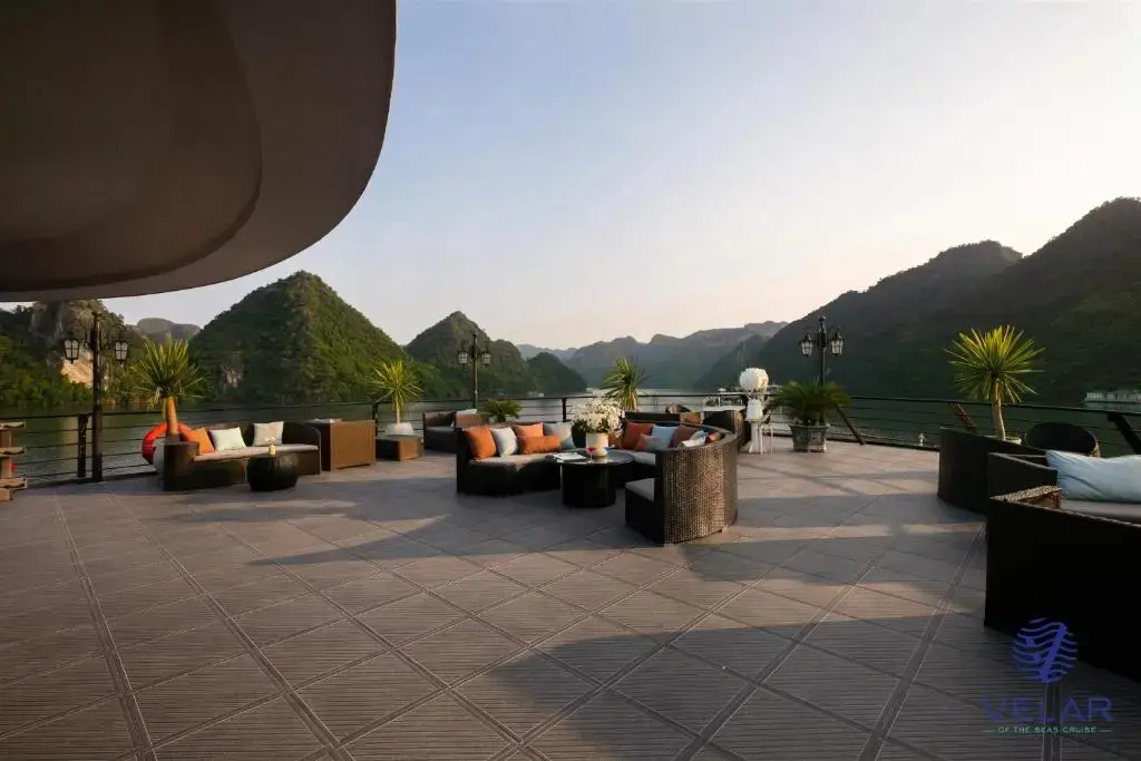 Du thuyền Velar Of The Seas Cruise Hạ Long