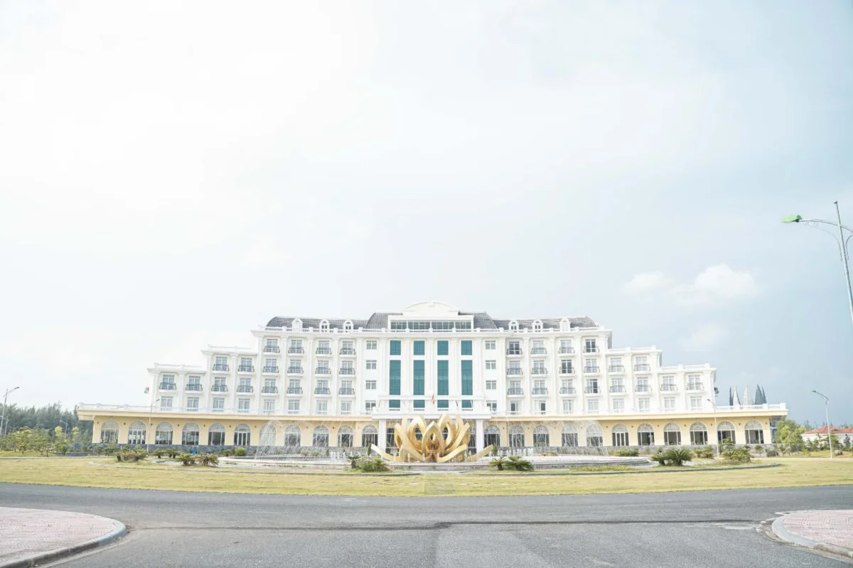 Khách sạn Đông Bắc Hotel Quảng Ninh