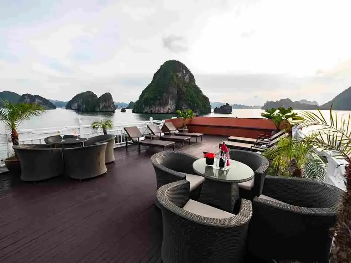 Du thuyền Hera Classic Boutique Cruise Halong Hạ Long