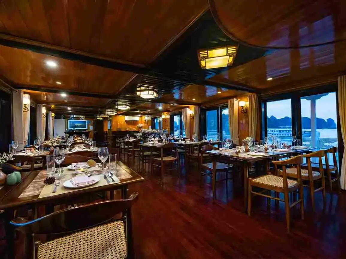Du thuyền Hera Classic Boutique Cruise Halong Hạ Long