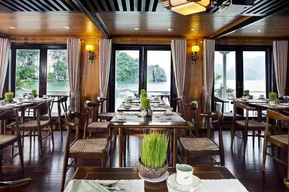 Du thuyền Hera Classic Boutique Cruise Halong Hạ Long