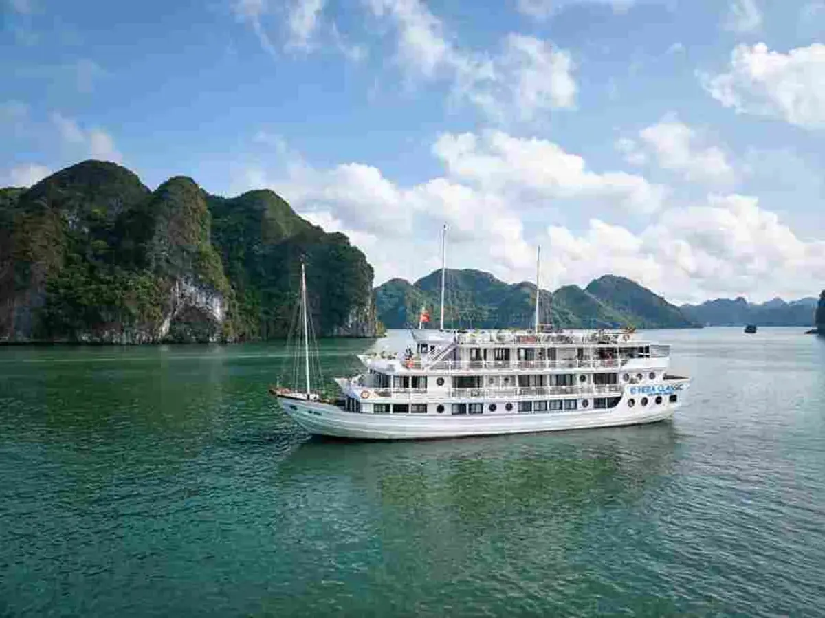 Du thuyền Hera Classic Boutique Cruise Halong Hạ Long
