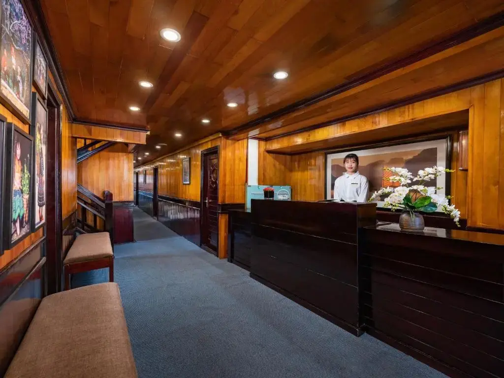 Du thuyền Hera Grand Luxury Cruise Hạ Long