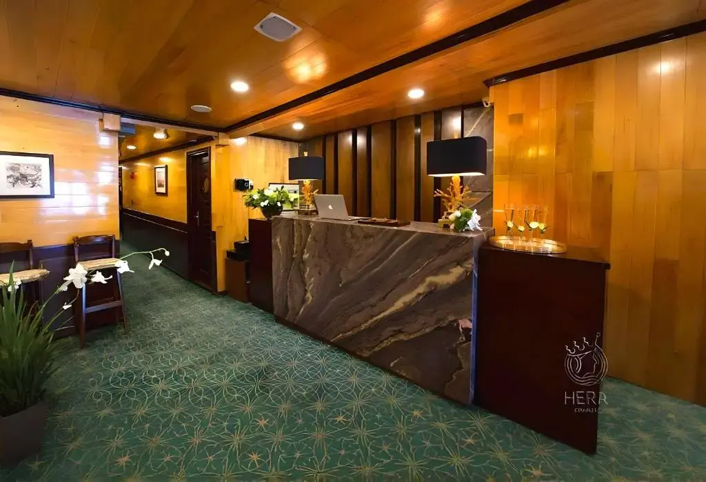 Du thuyền Hera Grand Luxury Cruise Hạ Long