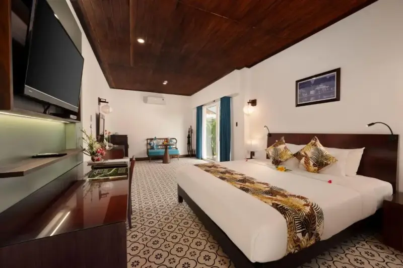 Vĩnh Hưng Riverside Resort & Spa