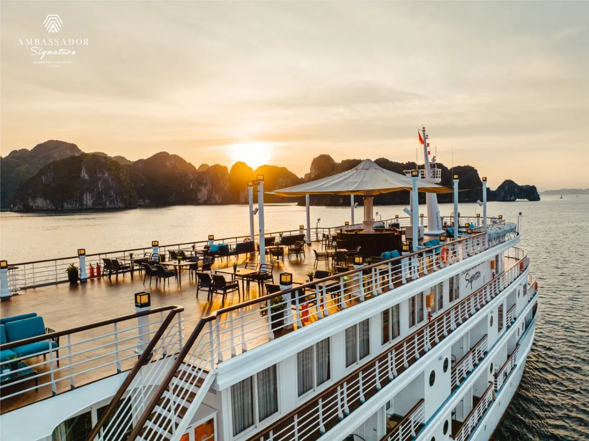 Du thuyền Ambassador Signature Cruise Vịnh Lan Hạ Hạ Long