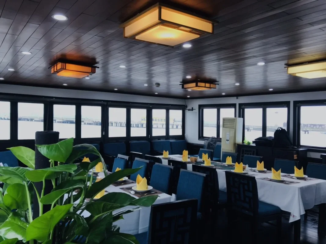 Du thuyền Garden Bay Cruises Legend Hạ Long