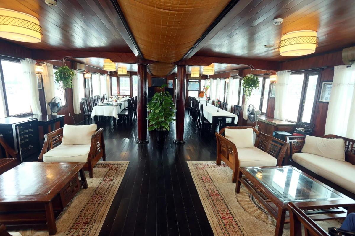 Du thuyền Garden Bay Cruises Legend Hạ Long