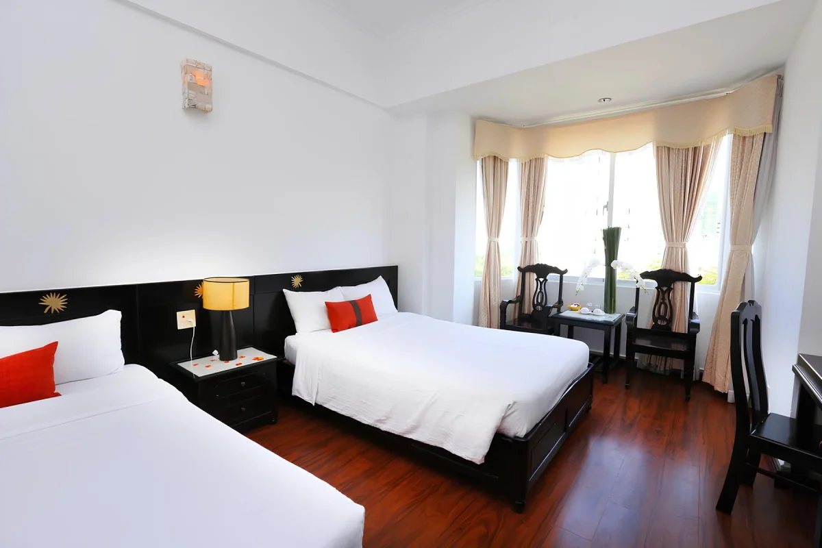 Khách sạn The Light Hotel Nha Trang