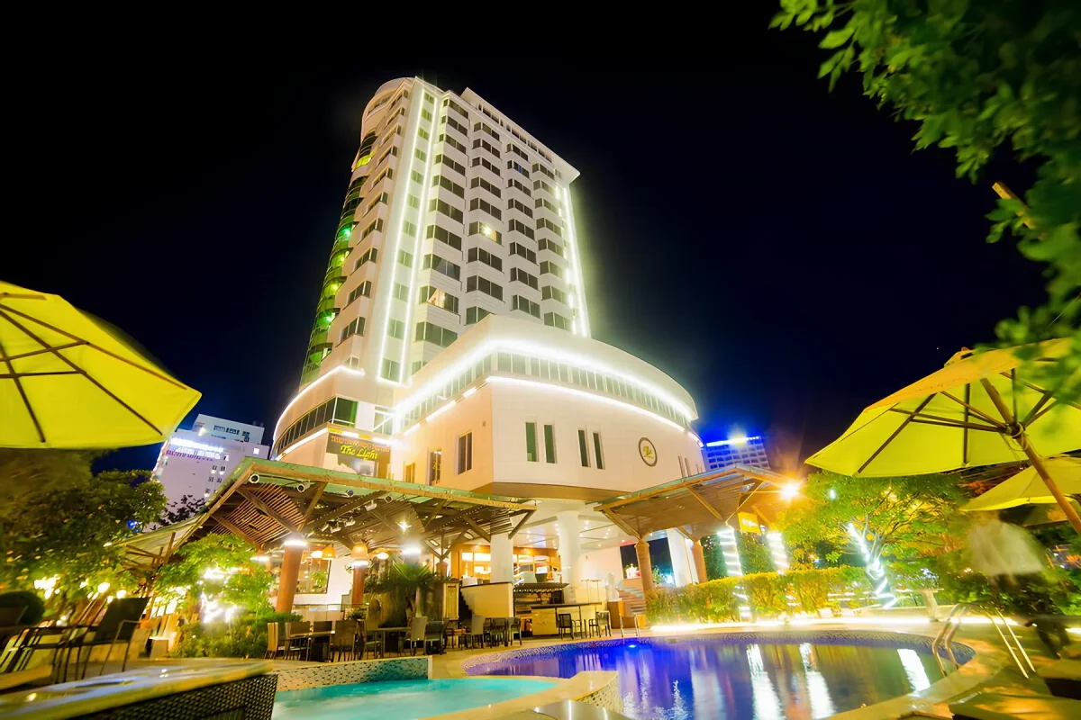 Khách sạn The Light Hotel Nha Trang