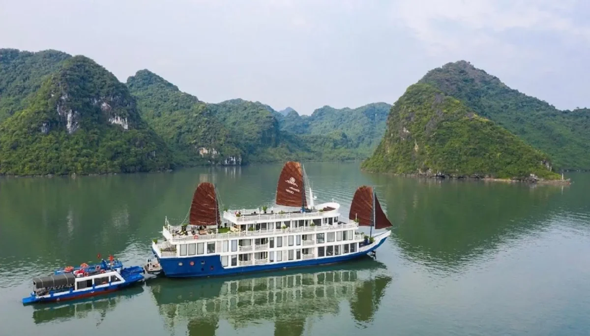 Du thuyền Lotus D'Orient Cruise Hạ Long
