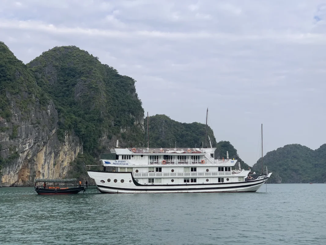 Du thuyền Le Journey Premium Cruise Hạ Long
