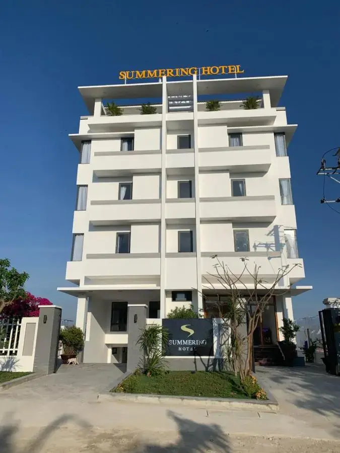 Khách sạn Summering Hotel Dốc Lết Khánh Hòa