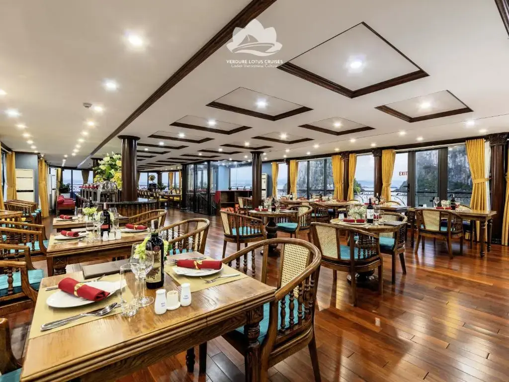 Du thuyền Verdure Lotus Grandeur Cruise Hạ Long