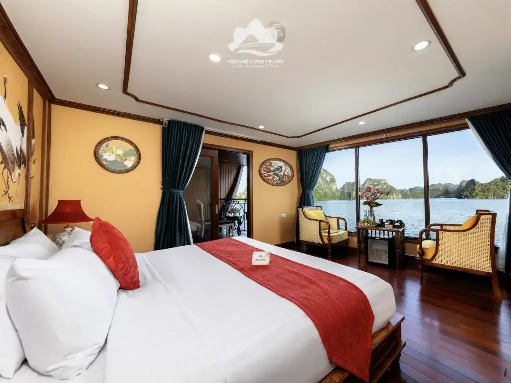 Du thuyền Verdure Lotus Grandeur Cruise Hạ Long