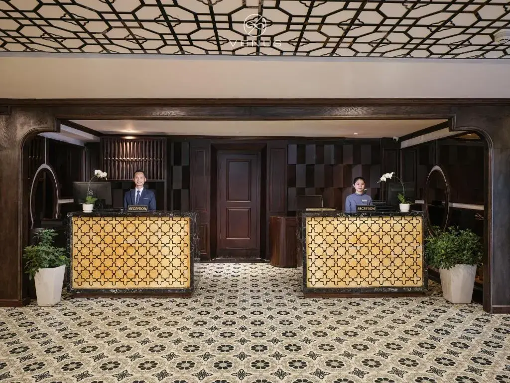 Du thuyền Venus Hạ Long Cruises