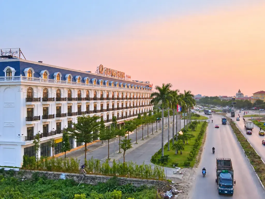 Khách sạn Adamo Hotel Hưng Yên