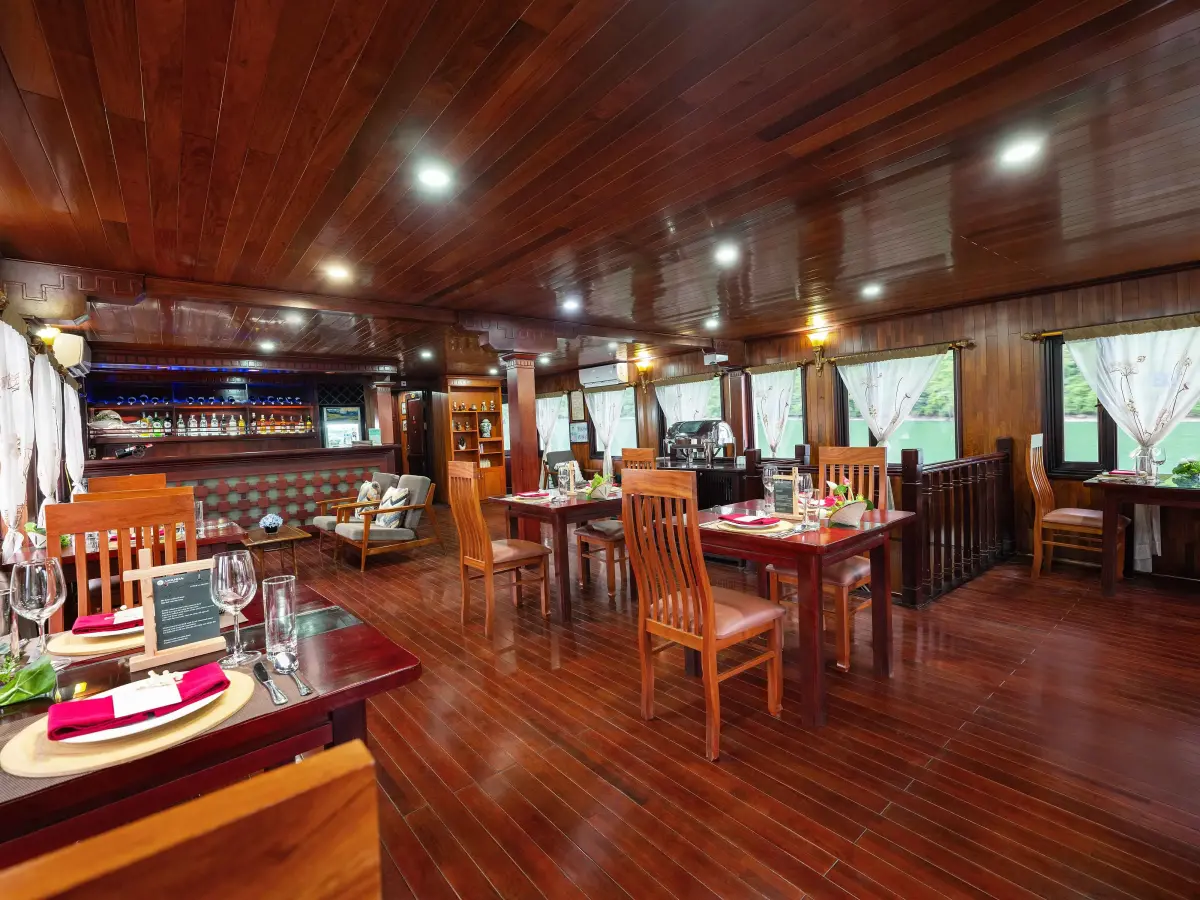 Du thuyền Amanda Legend Cruise Hạ Long
