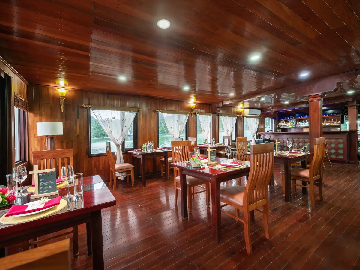Du thuyền Amanda Legend Cruise Hạ Long