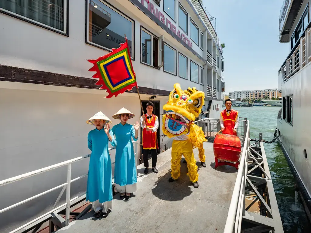 Du thuyền Amanda Premier Cruise Hạ Long