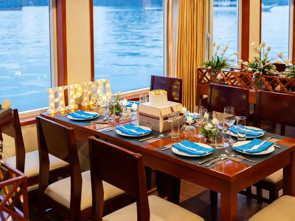 Du thuyền Amanda Premier Cruise Hạ Long