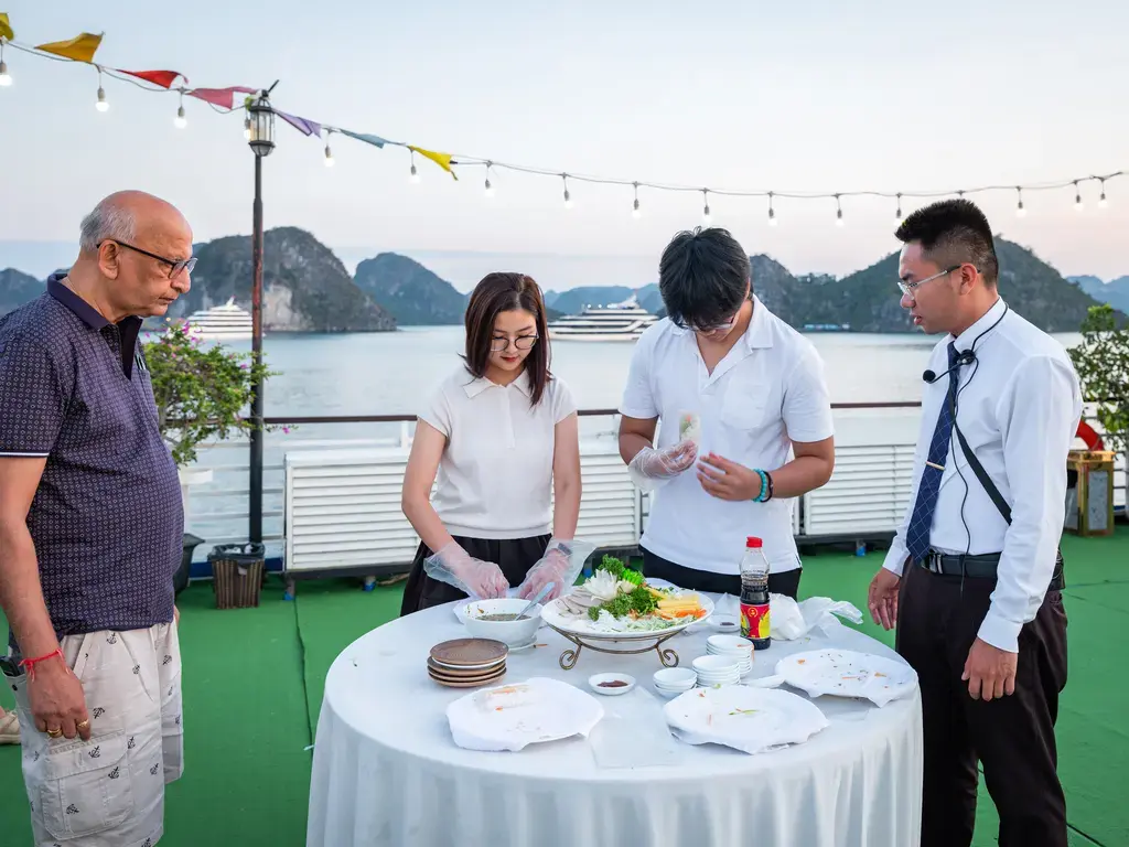 Du thuyền Amanda Premier Cruise Hạ Long