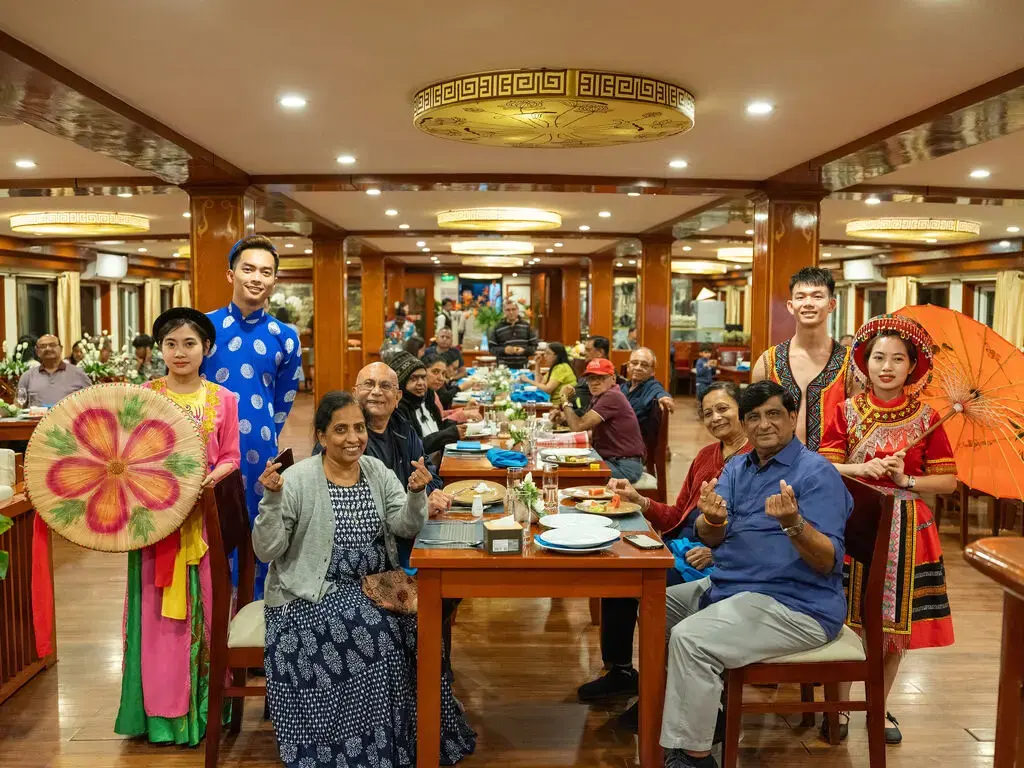Du thuyền Amanda Premier Cruise Hạ Long