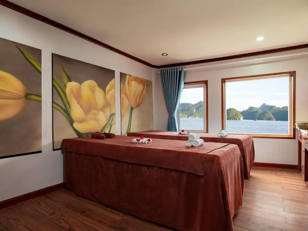 Du thuyền Amanda Premier Cruise Hạ Long
