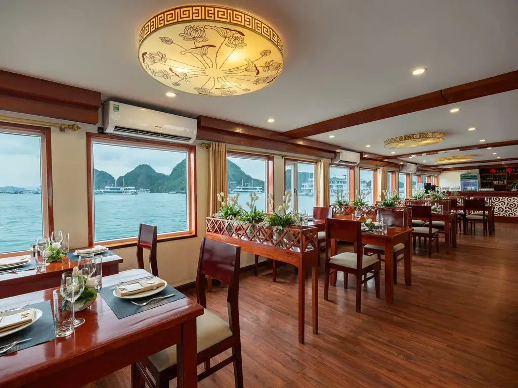 Du thuyền Amanda Premier Cruise Hạ Long