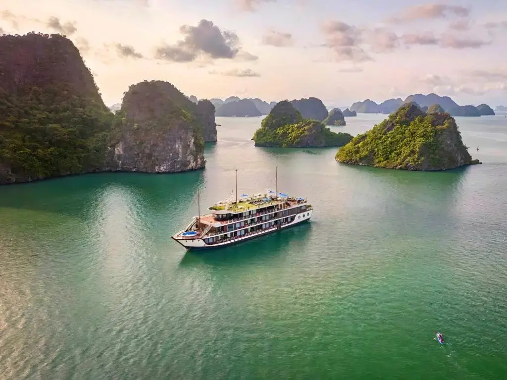 Du thuyền Le Journey Elegance Cruise Hạ Long