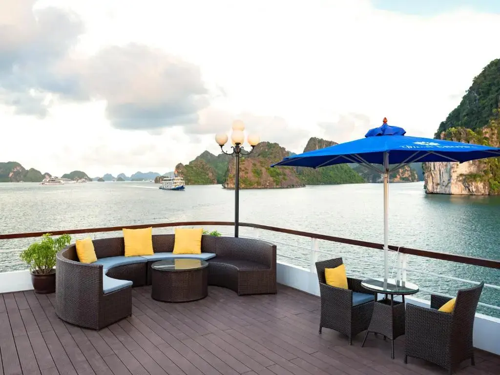 Du thuyền Le Journey Elegance Cruise Hạ Long