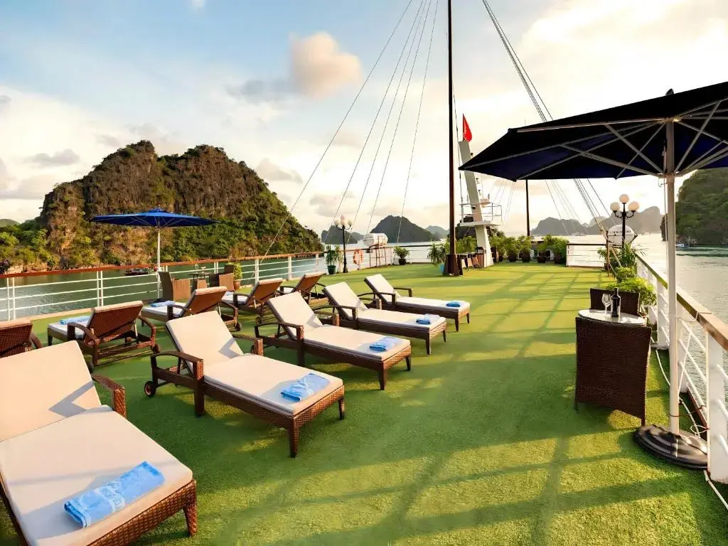 Du thuyền Le Journey Elegance Cruise Hạ Long