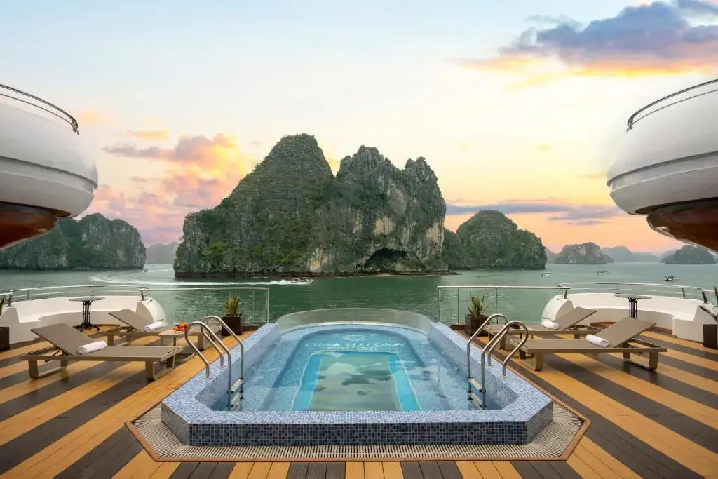 Du thuyền Luna Hạ Long Cruise