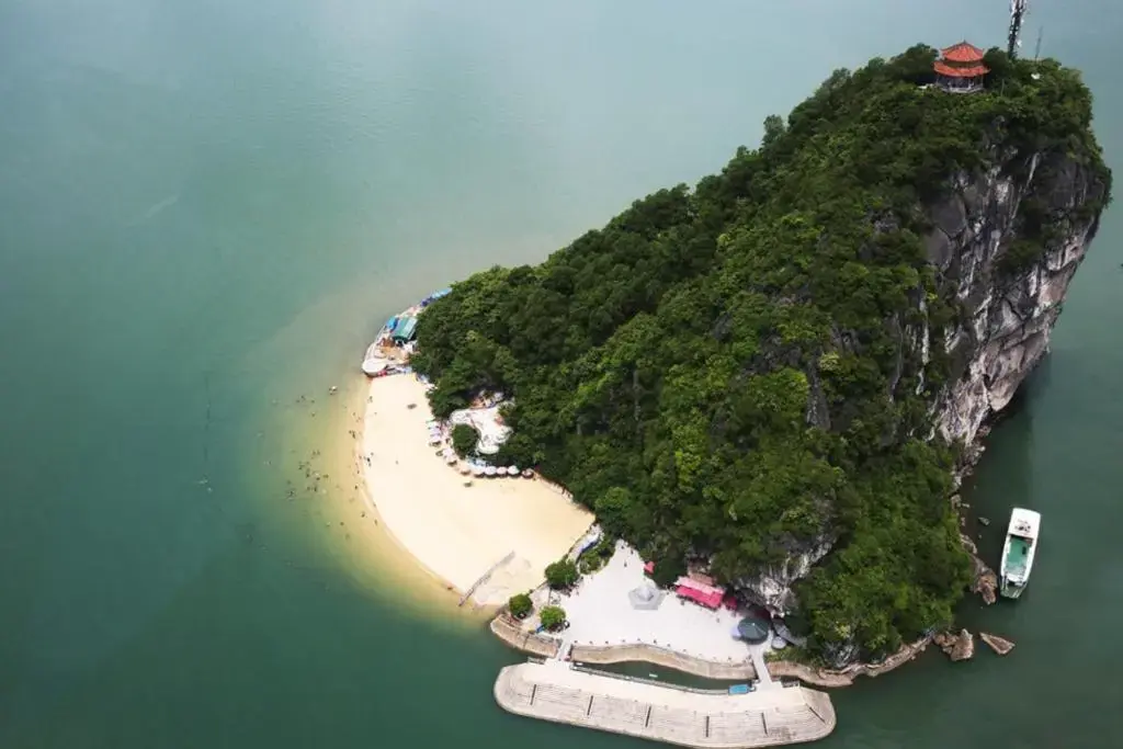 Du thuyền Luna Hạ Long Cruise