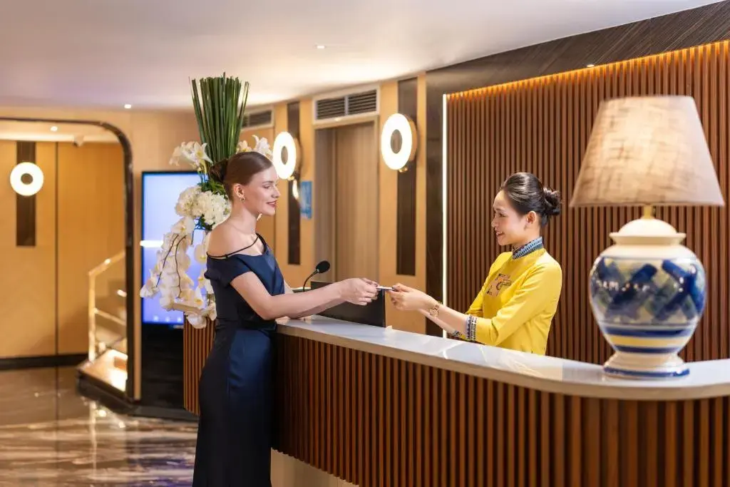 Du thuyền Luna Hạ Long Cruise